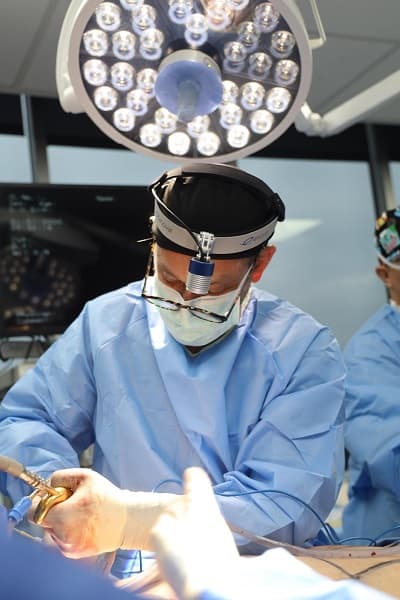 Dr. Moeinolmolki — Beverly Hills Plastic Surgeon